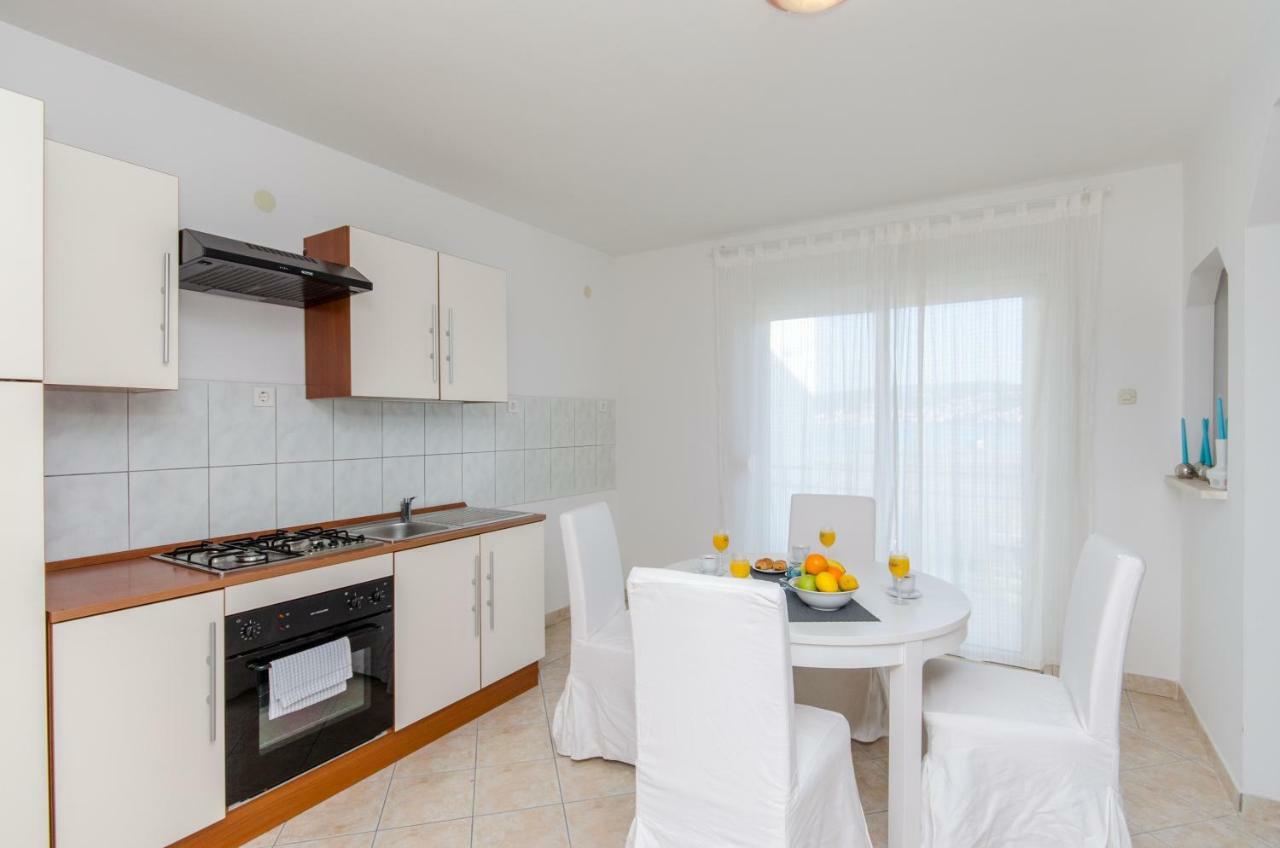 Bridge And Beach Apartments Trogir Exterior foto