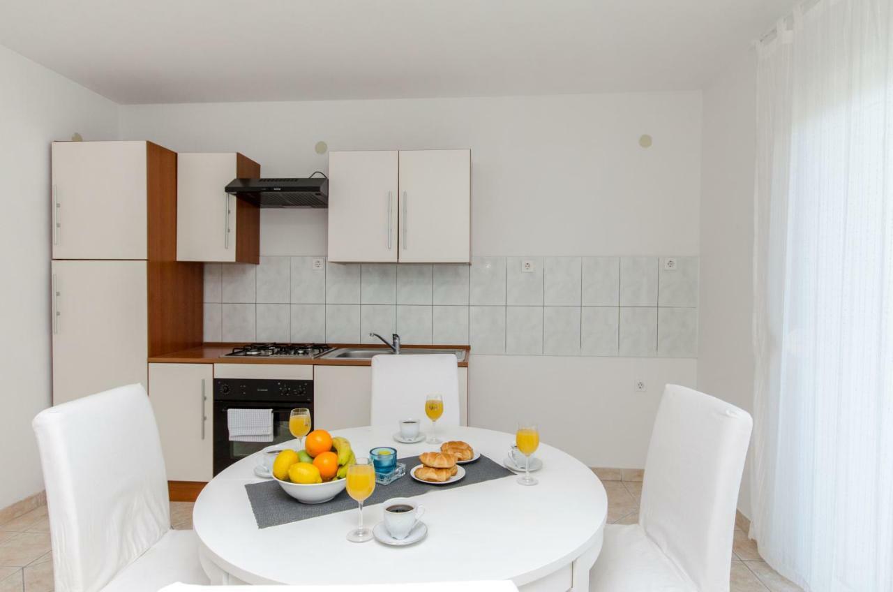 Bridge And Beach Apartments Trogir Exterior foto